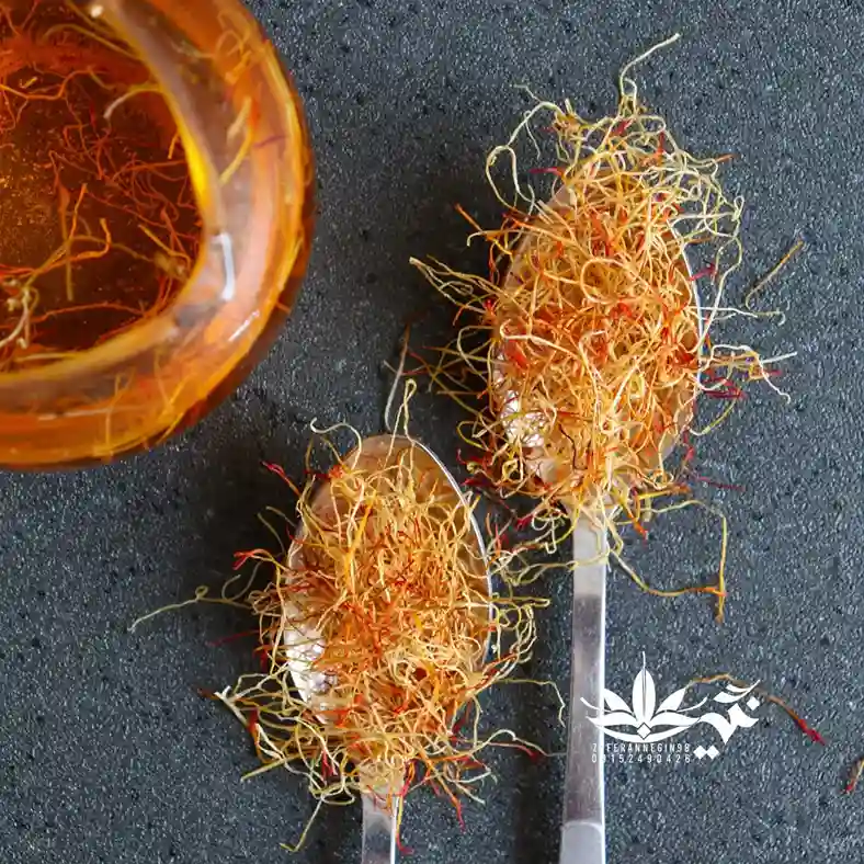 ریشه زعفران (ساقه زعفران) با قرمزی بسیار بالا