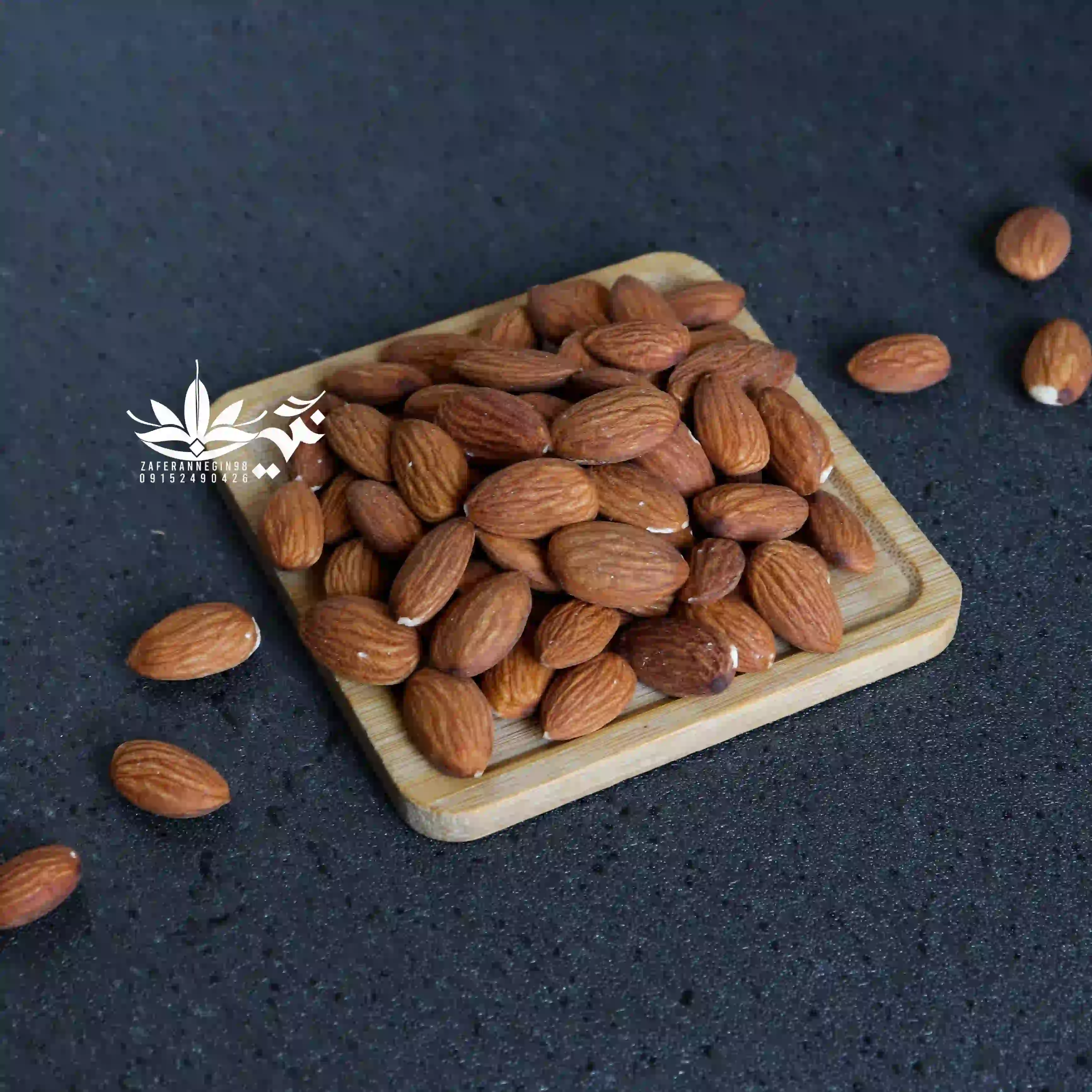 مغز بادام درختی خام  